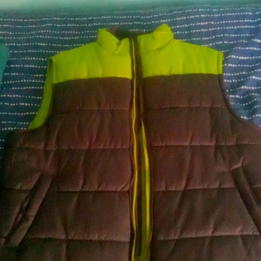 NordicTrack NWT Men Black Green Outdoor Puffer Vest Jacket Size Large